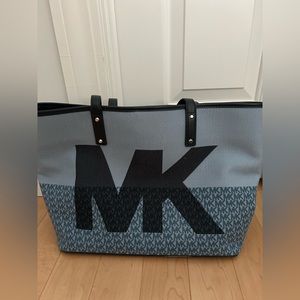 Micheal Kors Jet Set Travel Large Tote in Blue